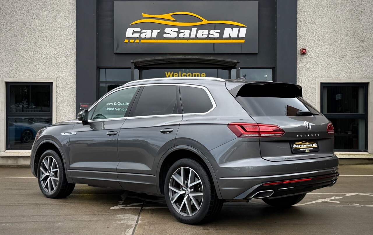 2019 VOLKSWAGEN TOUAREG 3.0 TDI V6 R-Line SUV 5dr Diesel Tiptronic 4Motion Euro 6 (s/s) (286 ps) - vehicle photo 5 for sale on PureCar