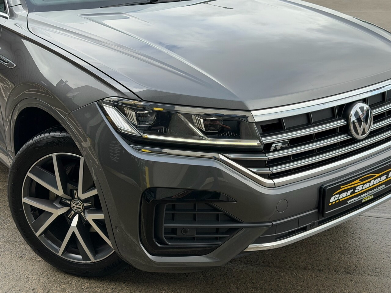 2019 VOLKSWAGEN TOUAREG 3.0 TDI V6 R-Line SUV 5dr Diesel Tiptronic 4Motion Euro 6 (s/s) (286 ps) - vehicle photo 6 for sale on PureCar