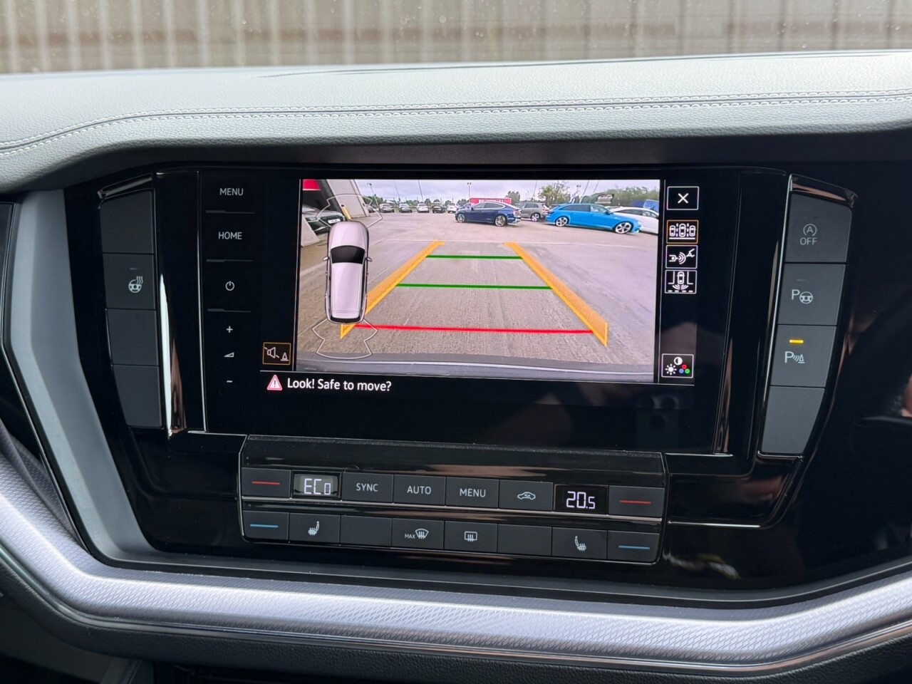 2019 VOLKSWAGEN TOUAREG 3.0 TDI V6 R-Line SUV 5dr Diesel Tiptronic 4Motion Euro 6 (s/s) (286 ps) - vehicle photo 14 for sale on PureCar