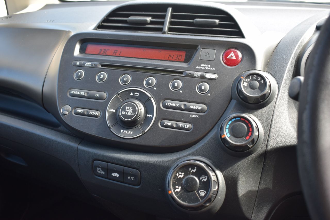 2013 HONDA JAZZ 1.2 i-VTEC S Hatchback 5dr Petrol Manual Euro 5 (A/C) (90 ps) Multiple Serv - vehicle photo 16 for sale on PureCar