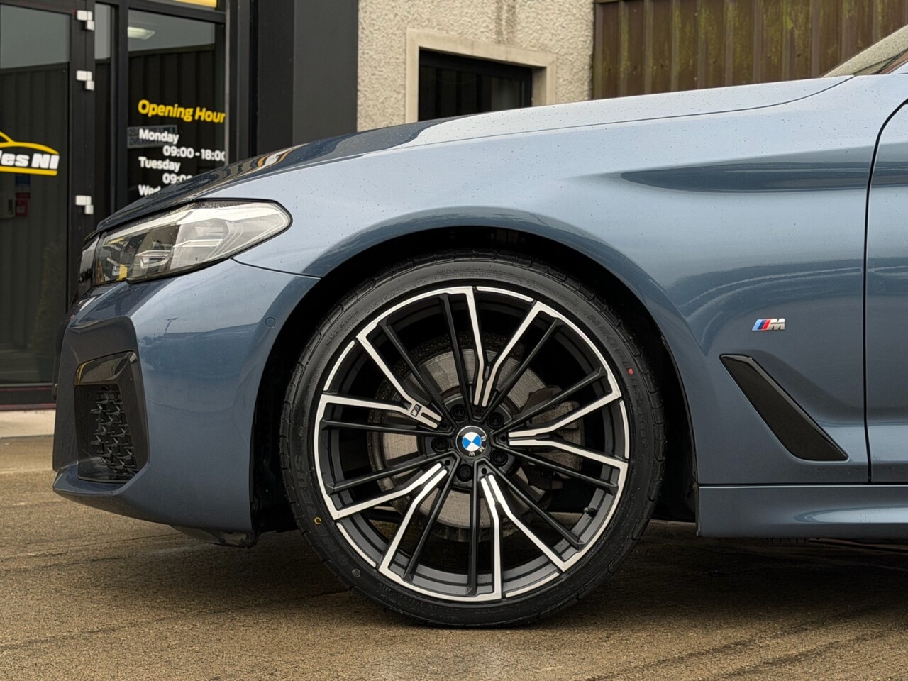 2022 BMW 5 SERIES 2.0 520d MHT M Sport Saloon 4dr Diesel Hybrid Steptronic Euro 6 (s/s) (190 - vehicle photo 6 for sale on PureCar