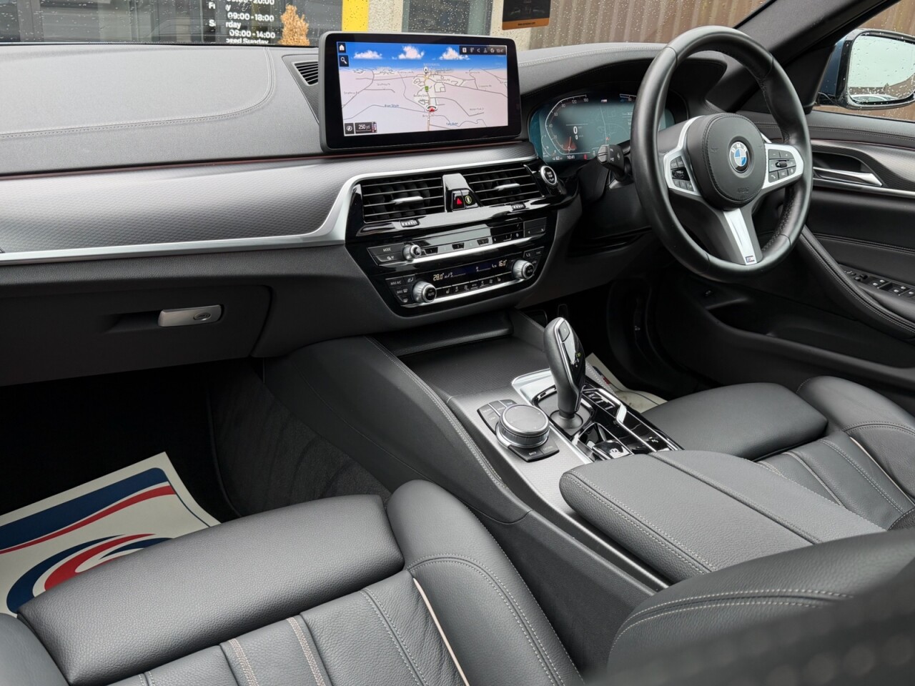 2022 BMW 5 SERIES 2.0 520d MHT M Sport Saloon 4dr Diesel Hybrid Steptronic Euro 6 (s/s) (190 - vehicle photo 8 for sale on PureCar