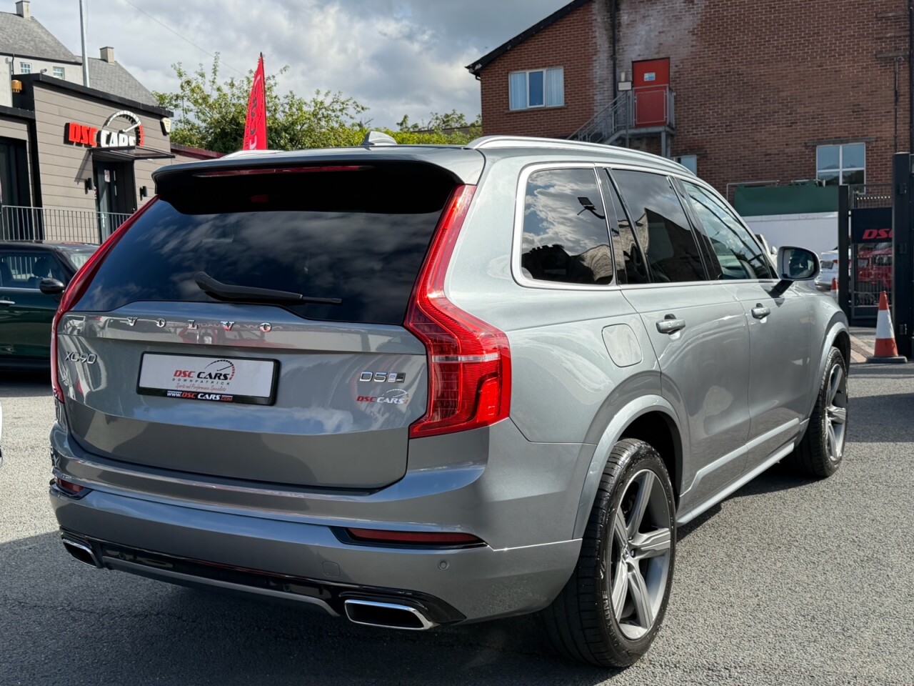 2017 VOLVO XC90 2.0 D5 PowerPulse R-Design Pro SUV 5dr Diesel Auto 4WD Euro 6 (s/s) (235 ps - vehicle photo 10 for sale on PureCar