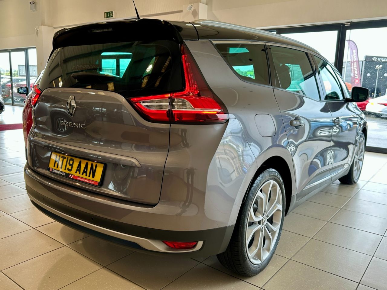 2019 RENAULT GRAND SCENIC 1.3 TCe Iconic MPV 5dr Petrol Manual Euro 6 (s/s) (140 ps) - vehicle photo 5 for sale on PureCar