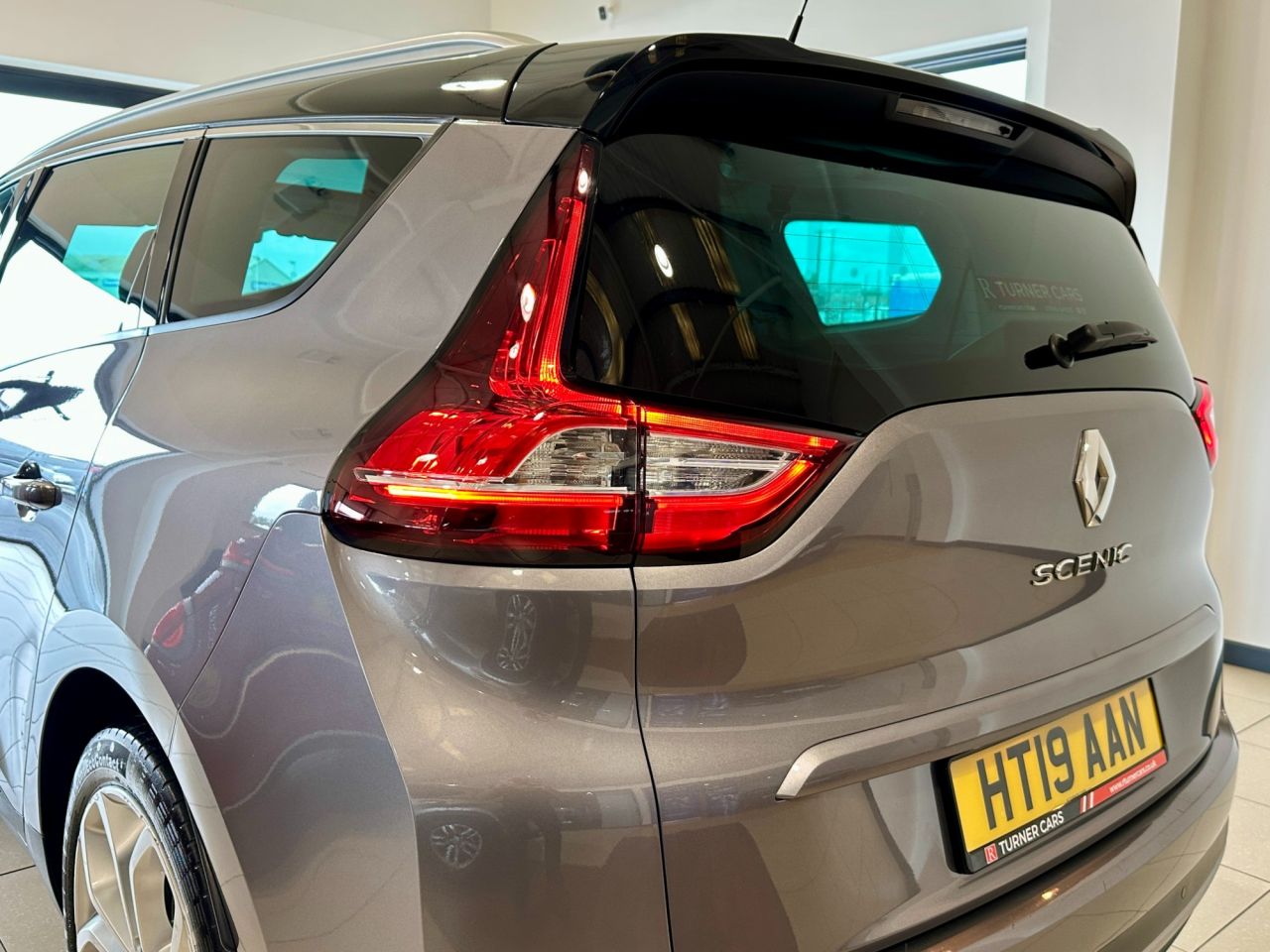 2019 RENAULT GRAND SCENIC 1.3 TCe Iconic MPV 5dr Petrol Manual Euro 6 (s/s) (140 ps) - vehicle photo 12 for sale on PureCar