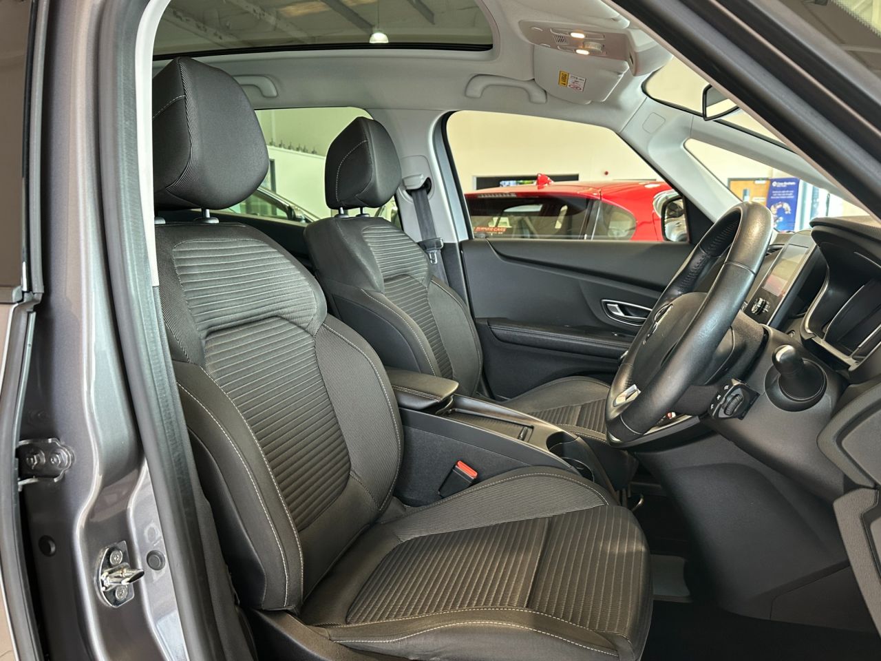2019 RENAULT GRAND SCENIC 1.3 TCe Iconic MPV 5dr Petrol Manual Euro 6 (s/s) (140 ps) - vehicle photo 15 for sale on PureCar