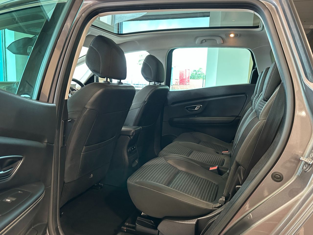 2019 RENAULT GRAND SCENIC 1.3 TCe Iconic MPV 5dr Petrol Manual Euro 6 (s/s) (140 ps) - vehicle photo 20 for sale on PureCar