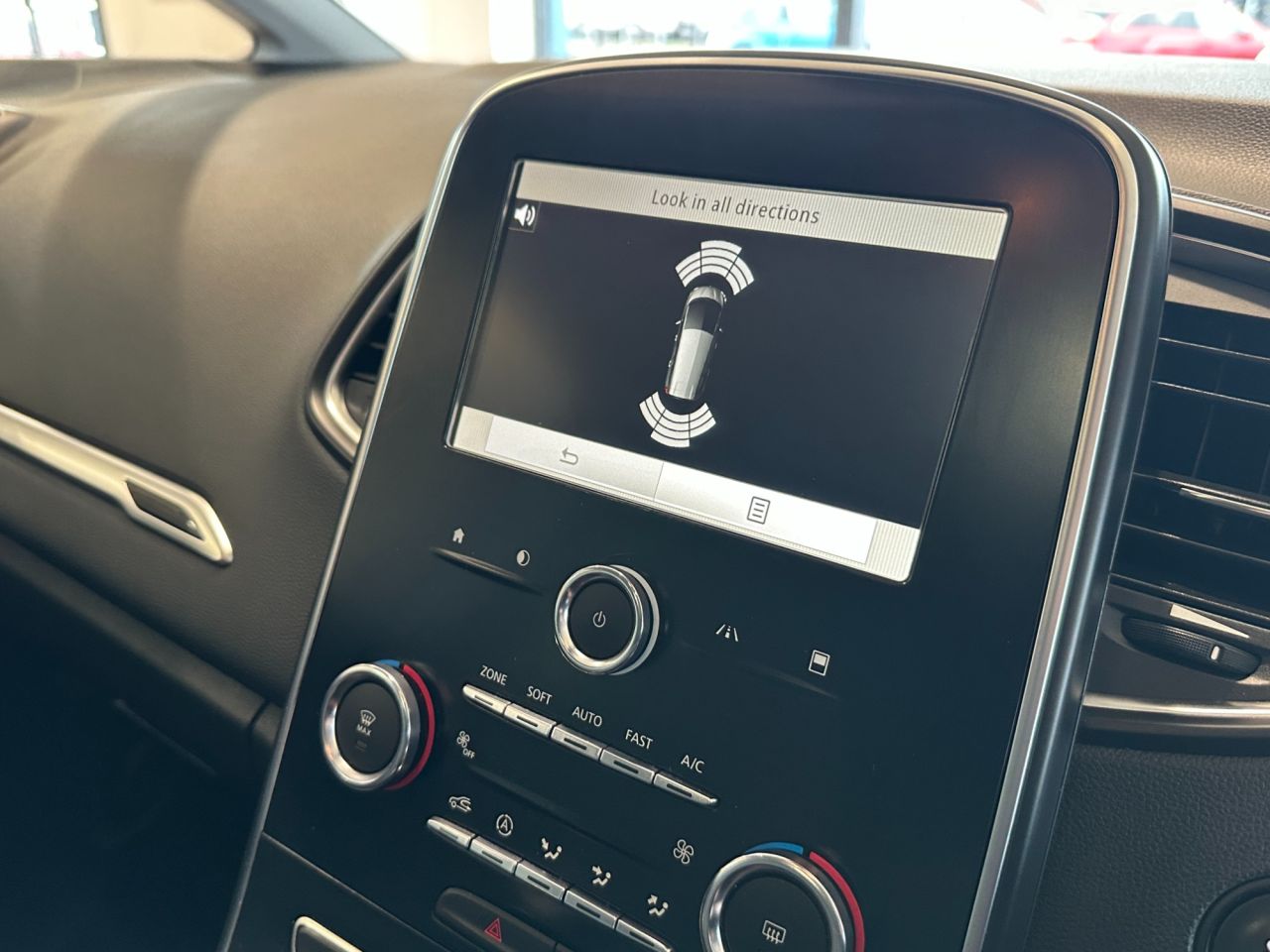 2019 RENAULT GRAND SCENIC 1.3 TCe Iconic MPV 5dr Petrol Manual Euro 6 (s/s) (140 ps) - vehicle photo 25 for sale on PureCar