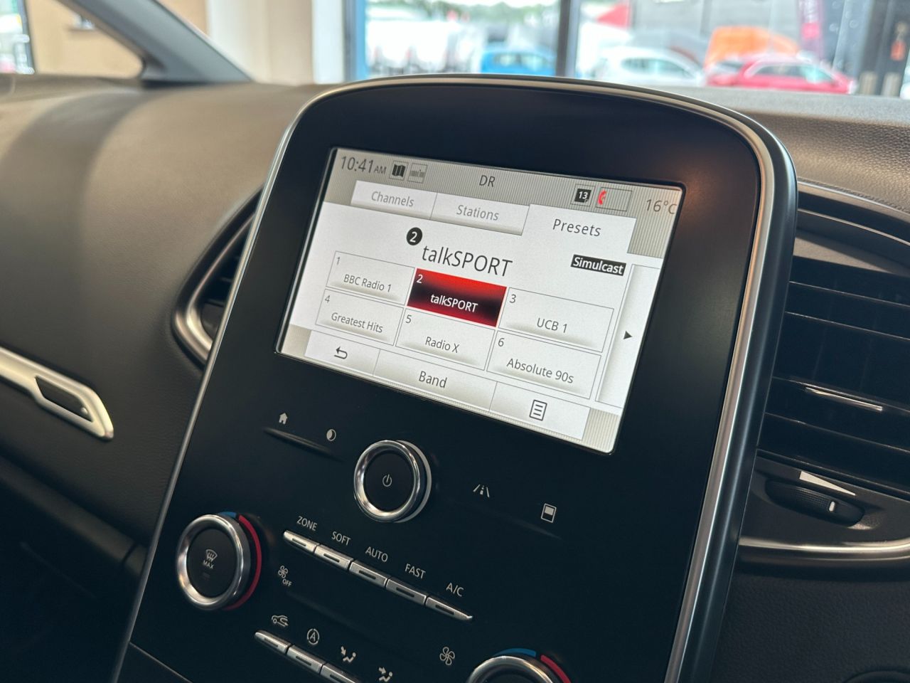 2019 RENAULT GRAND SCENIC 1.3 TCe Iconic MPV 5dr Petrol Manual Euro 6 (s/s) (140 ps) - vehicle photo 28 for sale on PureCar