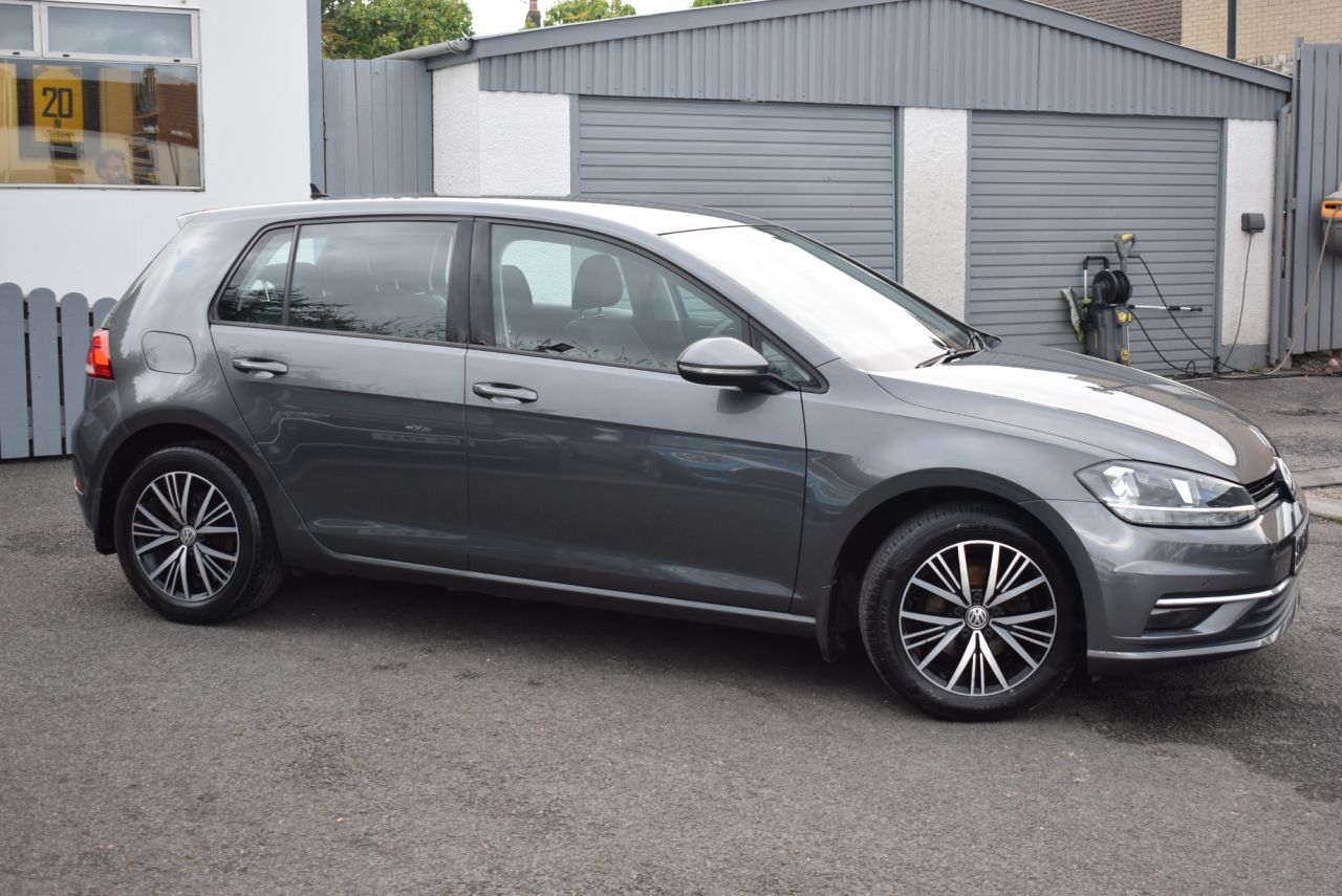2018 VOLKSWAGEN GOLF 1.0 TSI BlueMotion Tech SE Hatchback 5dr Petrol Manual Euro 6 (s/s) (110 bh - vehicle photo 2 for sale on PureCar