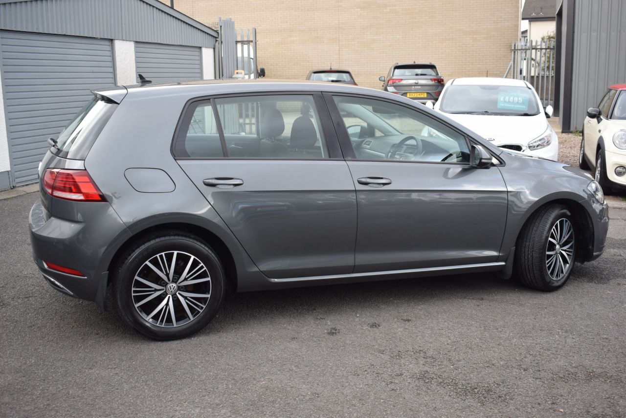 2018 VOLKSWAGEN GOLF 1.0 TSI BlueMotion Tech SE Hatchback 5dr Petrol Manual Euro 6 (s/s) (110 bh - vehicle photo 4 for sale on PureCar