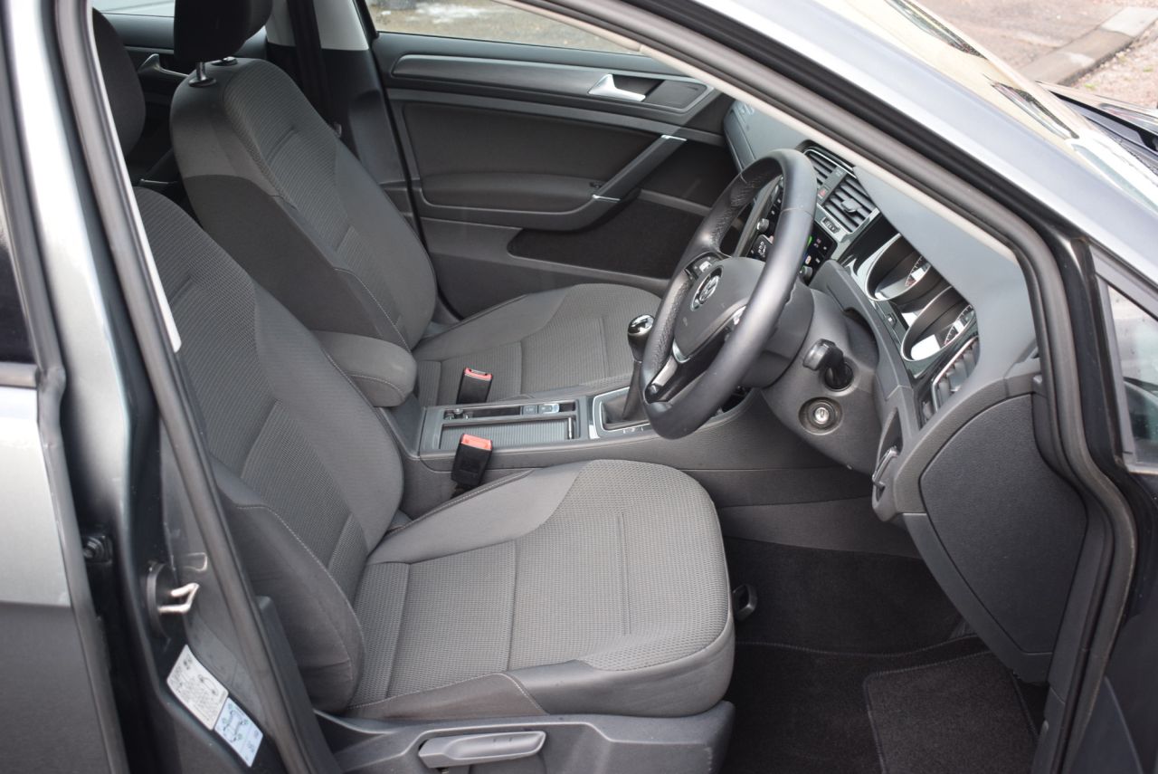 2018 VOLKSWAGEN GOLF 1.0 TSI BlueMotion Tech SE Hatchback 5dr Petrol Manual Euro 6 (s/s) (110 bh - vehicle photo 14 for sale on PureCar