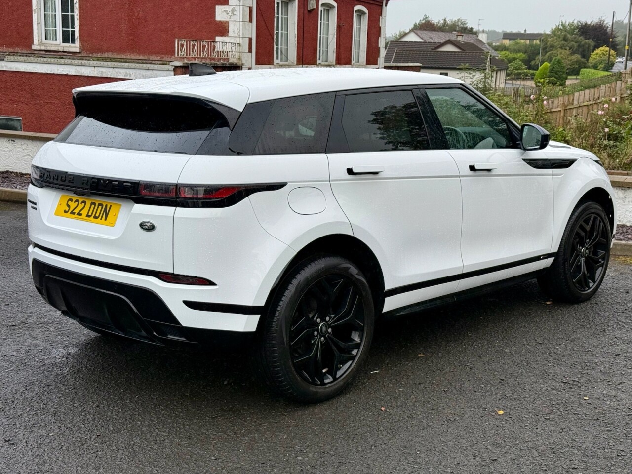 2019 LAND ROVER RANGE ROVER EVOQUE 2.0 D150 R-Dynamic S SUV 5dr Diesel Auto 4WD Euro 6 (s/s) (150 ps) - vehicle photo 3 for sale on PureCar