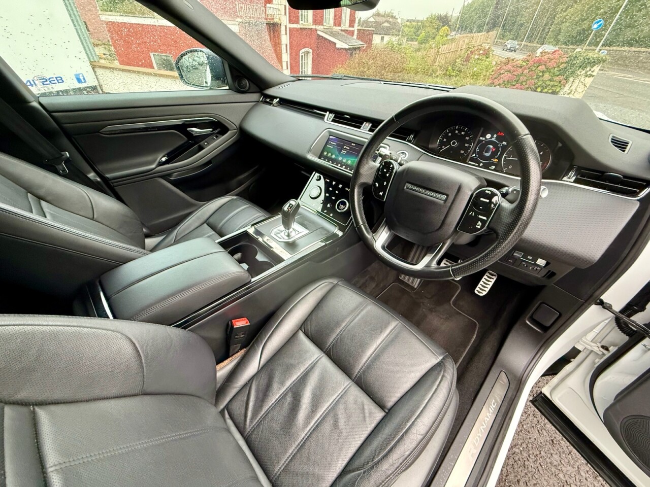 2019 LAND ROVER RANGE ROVER EVOQUE 2.0 D150 R-Dynamic S SUV 5dr Diesel Auto 4WD Euro 6 (s/s) (150 ps) - vehicle photo 8 for sale on PureCar
