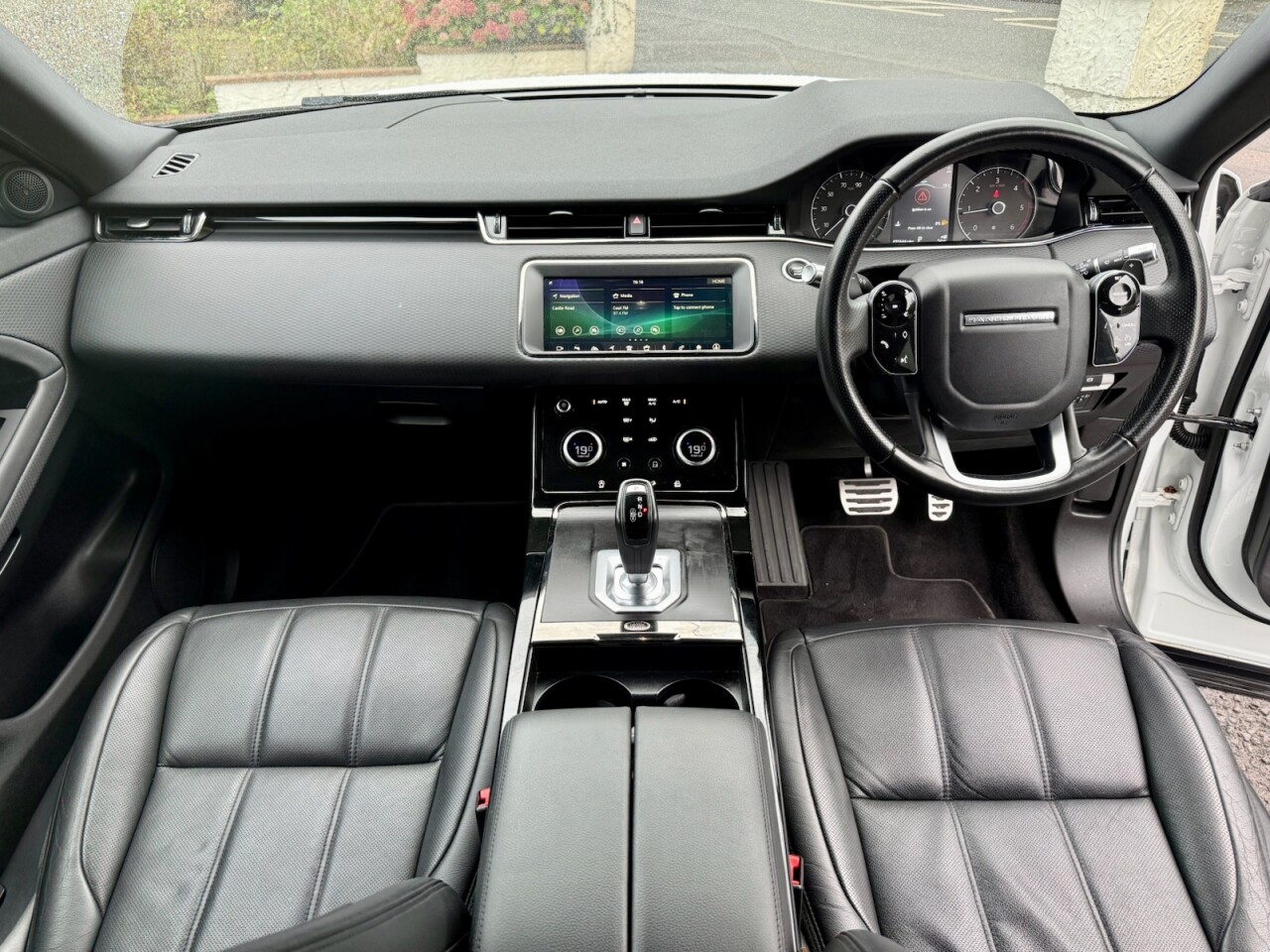 2019 LAND ROVER RANGE ROVER EVOQUE 2.0 D150 R-Dynamic S SUV 5dr Diesel Auto 4WD Euro 6 (s/s) (150 ps) - vehicle photo 10 for sale on PureCar