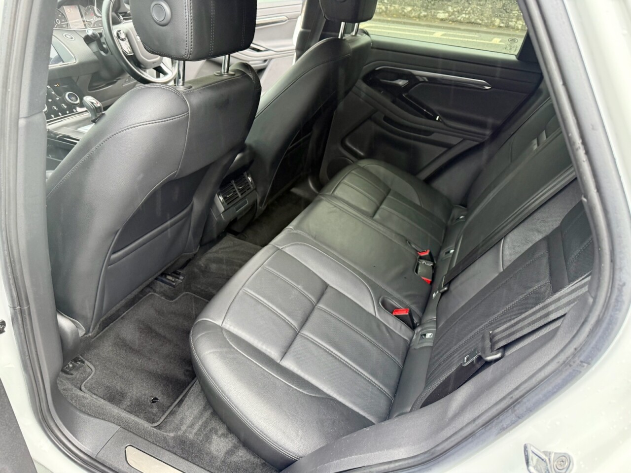 2019 LAND ROVER RANGE ROVER EVOQUE 2.0 D150 R-Dynamic S SUV 5dr Diesel Auto 4WD Euro 6 (s/s) (150 ps) - vehicle photo 11 for sale on PureCar