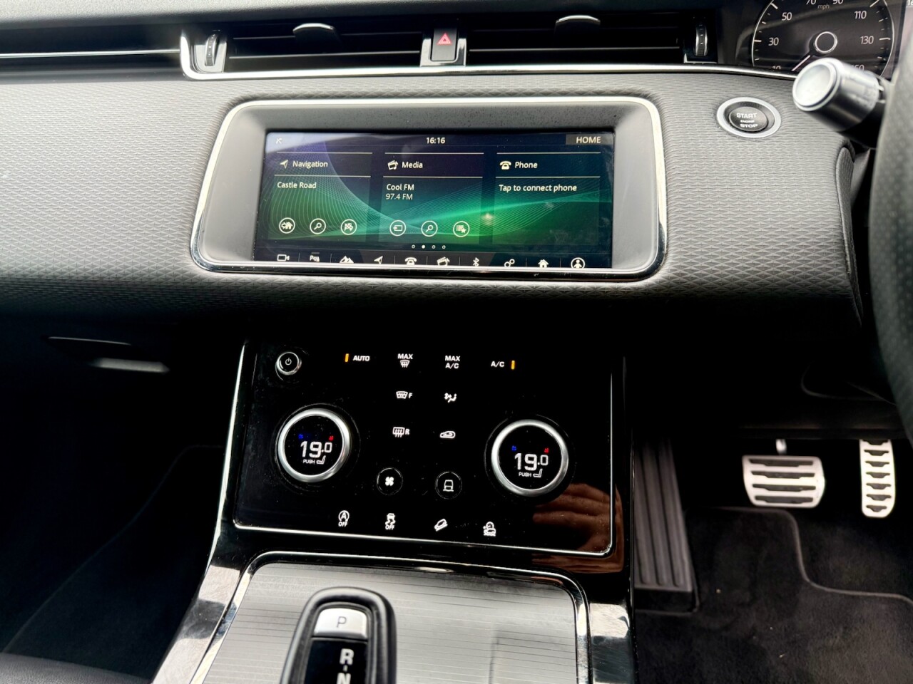 2019 LAND ROVER RANGE ROVER EVOQUE 2.0 D150 R-Dynamic S SUV 5dr Diesel Auto 4WD Euro 6 (s/s) (150 ps) - vehicle photo 14 for sale on PureCar