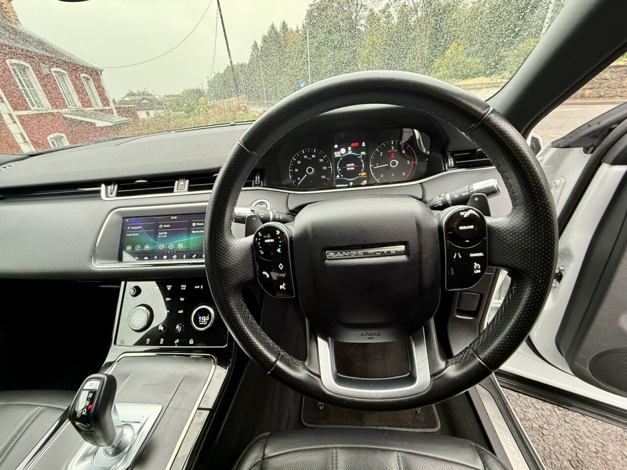 2019 LAND ROVER RANGE ROVER EVOQUE 2.0 D150 R-Dynamic S SUV 5dr Diesel Auto 4WD Euro 6 (s/s) (150 ps) - vehicle photo 15 for sale on PureCar