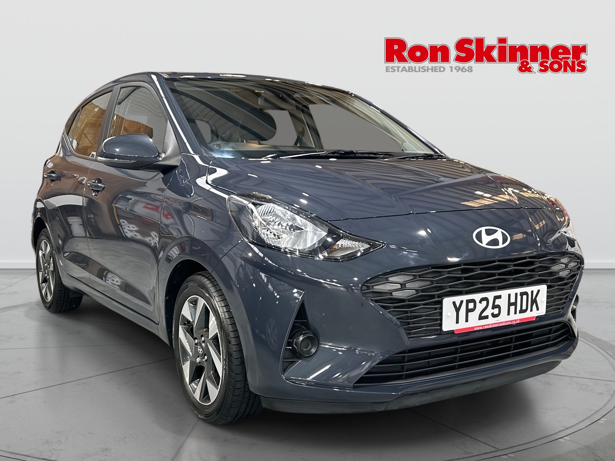 2025 Hyundai i10 — image 1