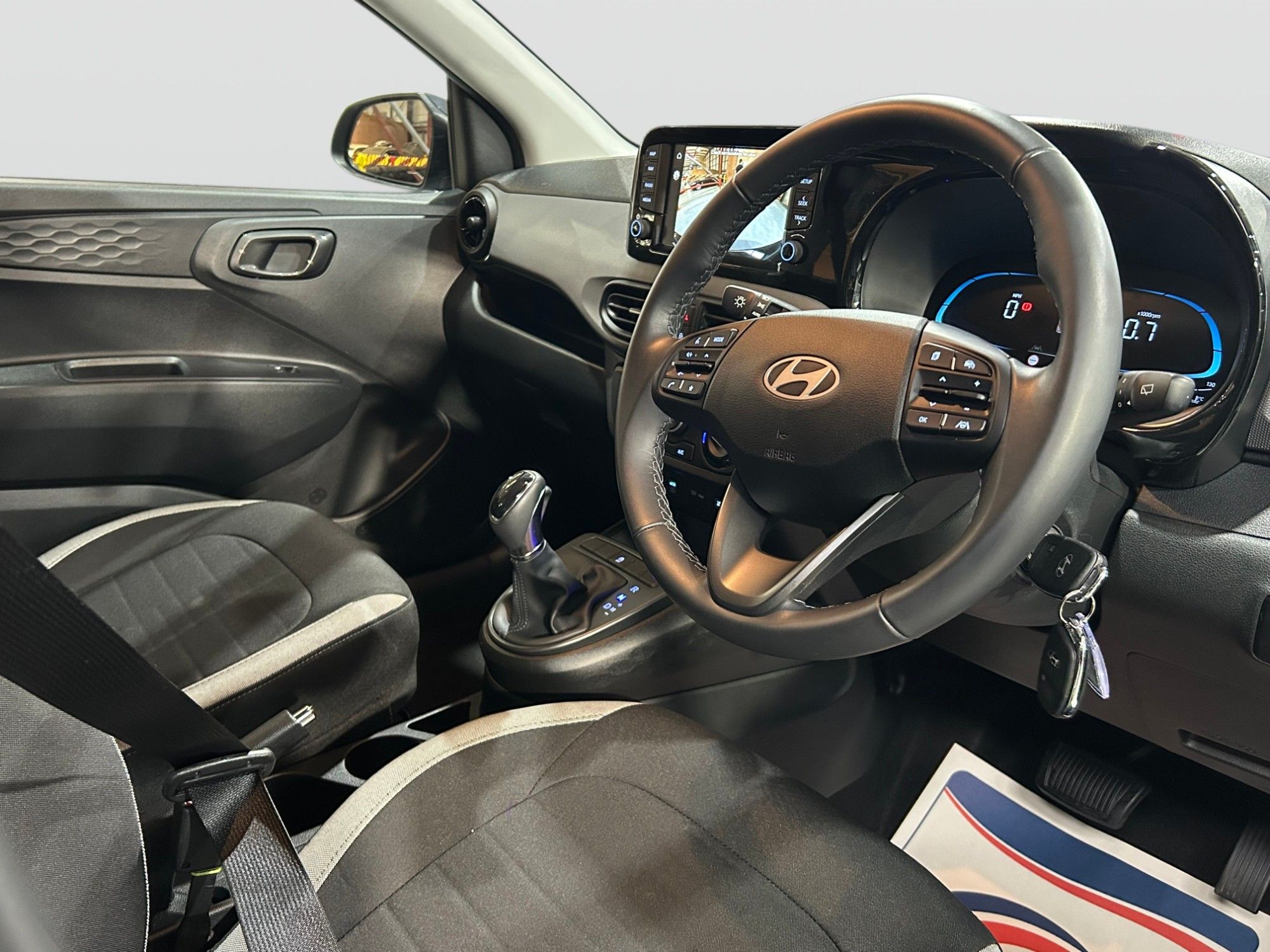 2025 Hyundai i10 — image 4