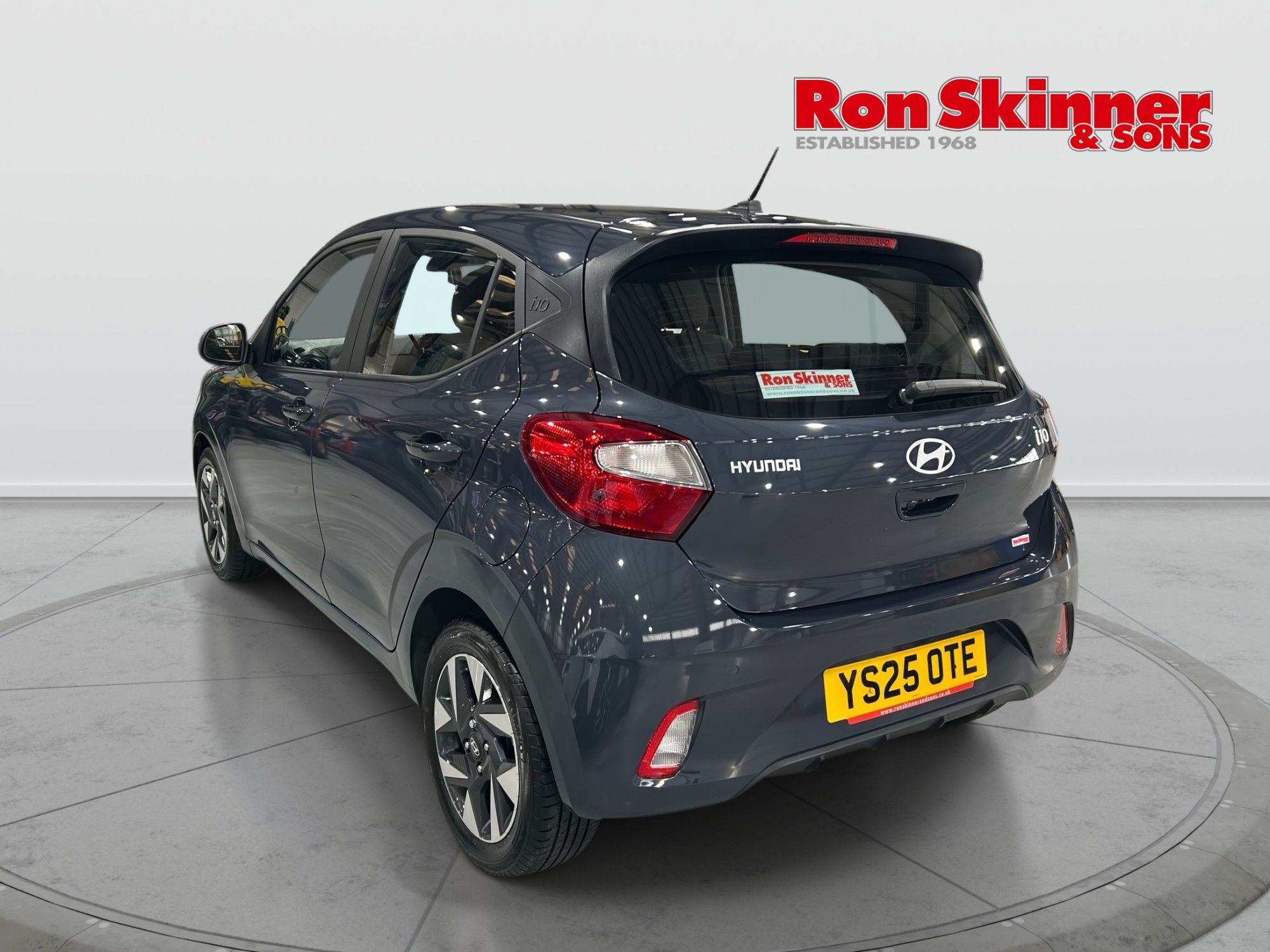 2025 Hyundai i10 — image 3