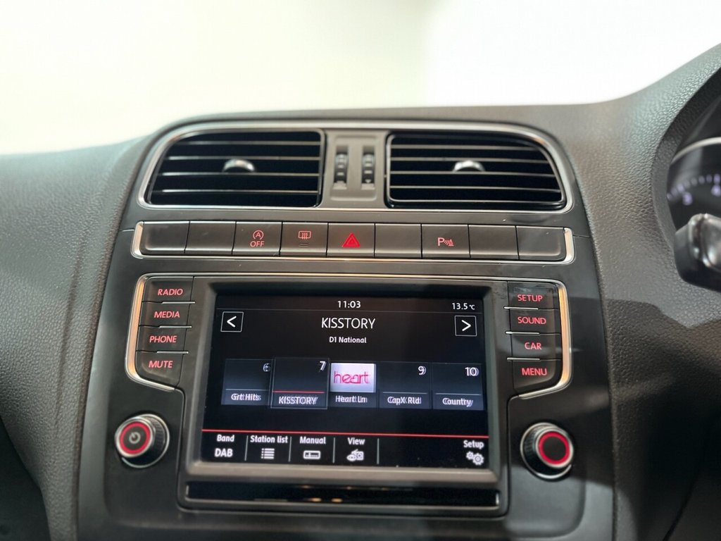 2016 Volkswagen Polo — image 7