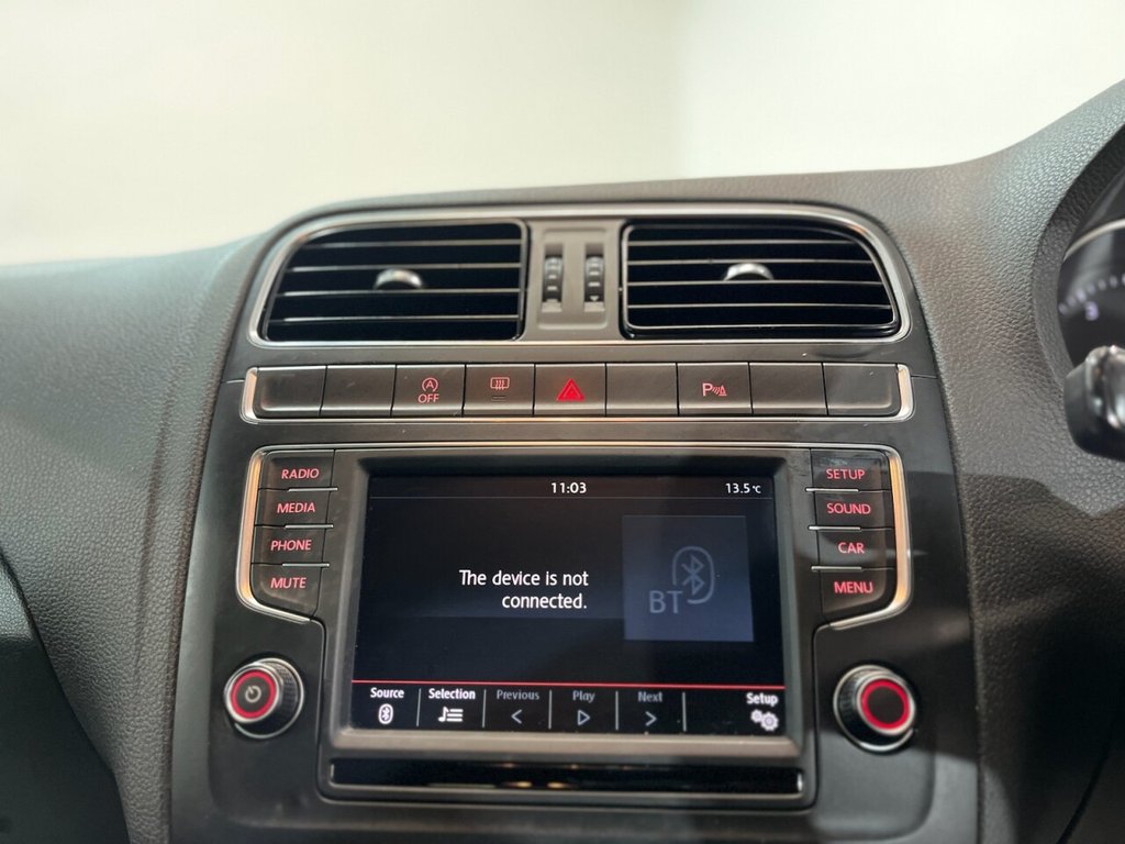2016 Volkswagen Polo — image 8