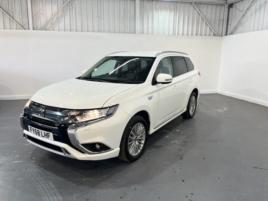 2018 Mitsubishi Outlander — image 3