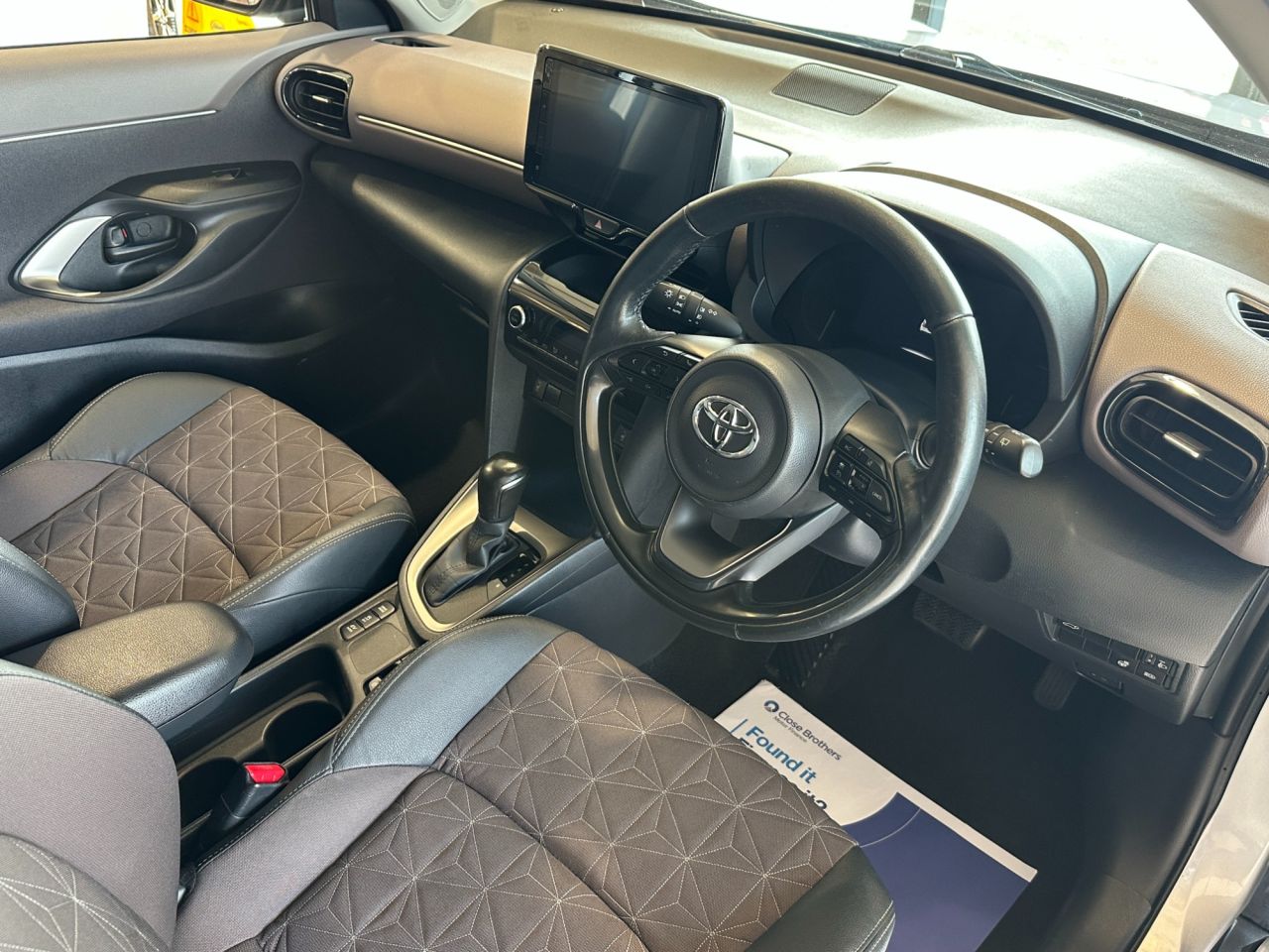 2023 TOYOTA YARIS CROSS 1.5 VVT-h Excel SUV 5dr Petrol Hybrid E-CVT Euro 6 (s/s) (116 ps) - vehicle photo 13 for sale on PureCar