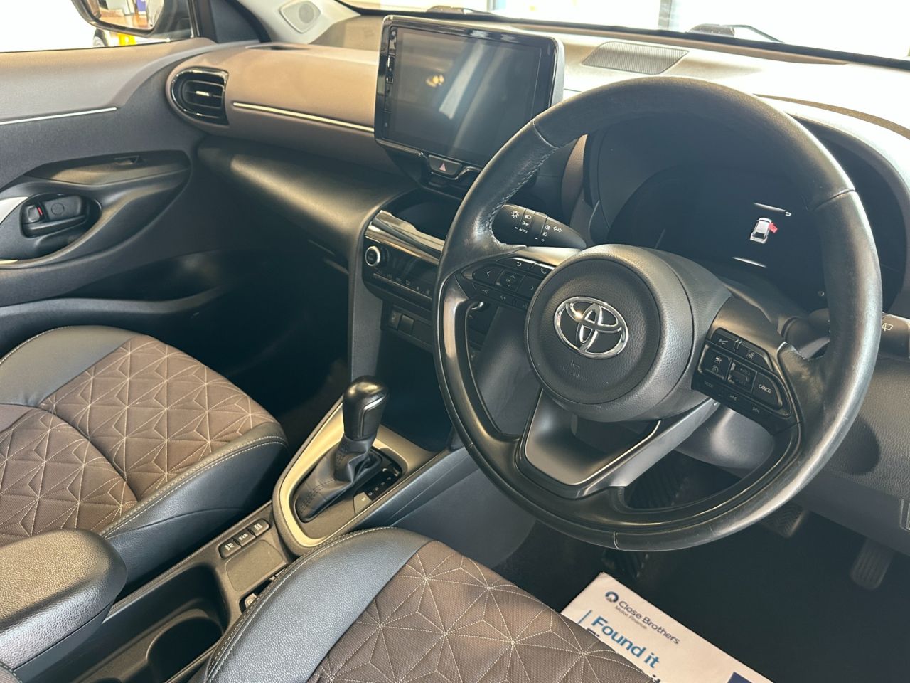 2023 TOYOTA YARIS CROSS 1.5 VVT-h Excel SUV 5dr Petrol Hybrid E-CVT Euro 6 (s/s) (116 ps) - vehicle photo 15 for sale on PureCar