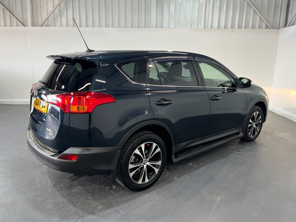 2015 Toyota RAV4 — image 4