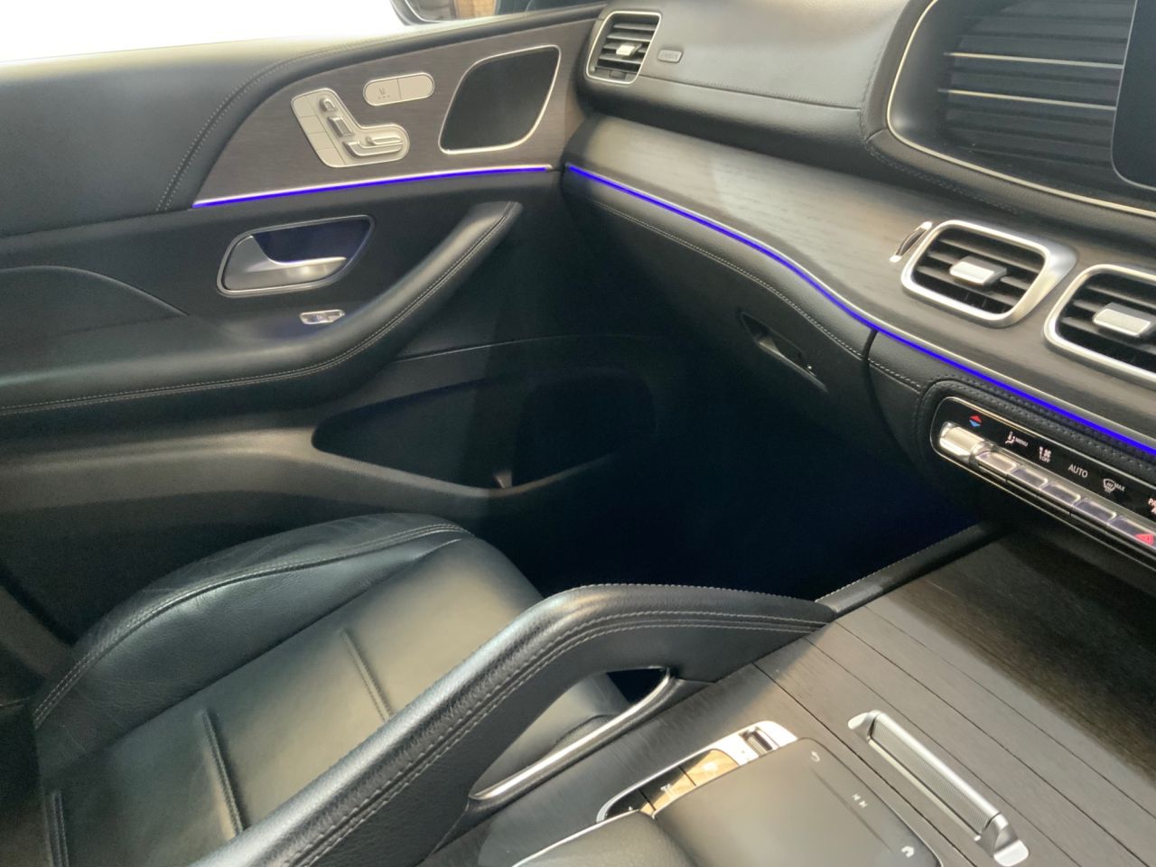 2020 MERCEDES GLE 2.0 GLE300d AMG Line SUV 5dr Diesel G-Tronic 4MATIC Euro 6 (s/s) (245 ps) - vehicle photo 27 for sale on PureCar