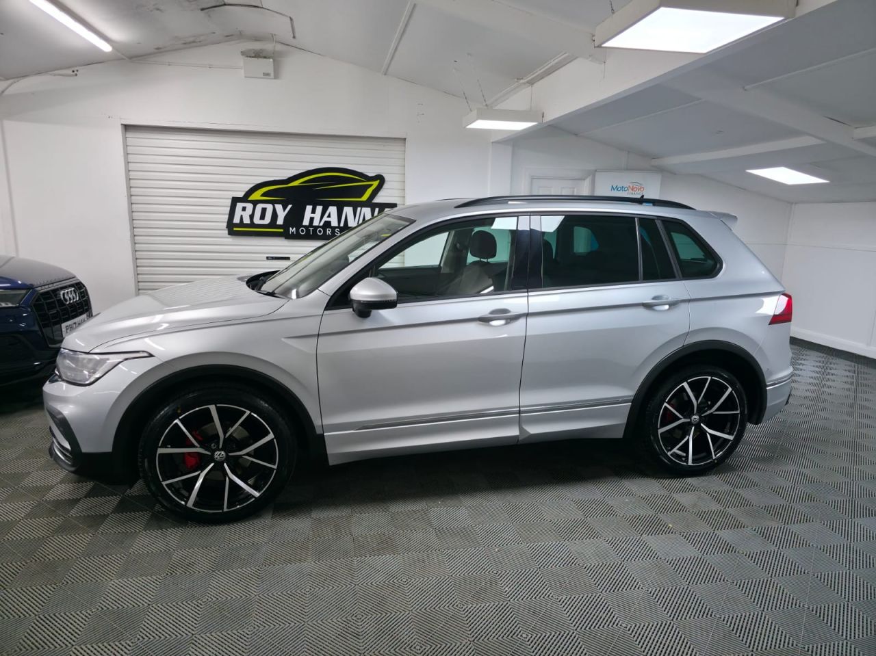 2023 VOLKSWAGEN TIGUAN 1.5 TSI Life SUV 5dr Petrol DSG Euro 6 (s/s) (150 ps) 1 Owner from new ! - vehicle photo 4 for sale on PureCar