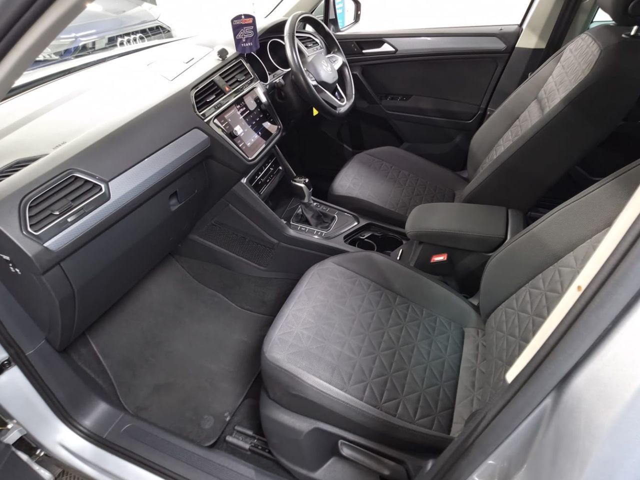 2023 VOLKSWAGEN TIGUAN 1.5 TSI Life SUV 5dr Petrol DSG Euro 6 (s/s) (150 ps) 1 Owner from new ! - vehicle photo 11 for sale on PureCar