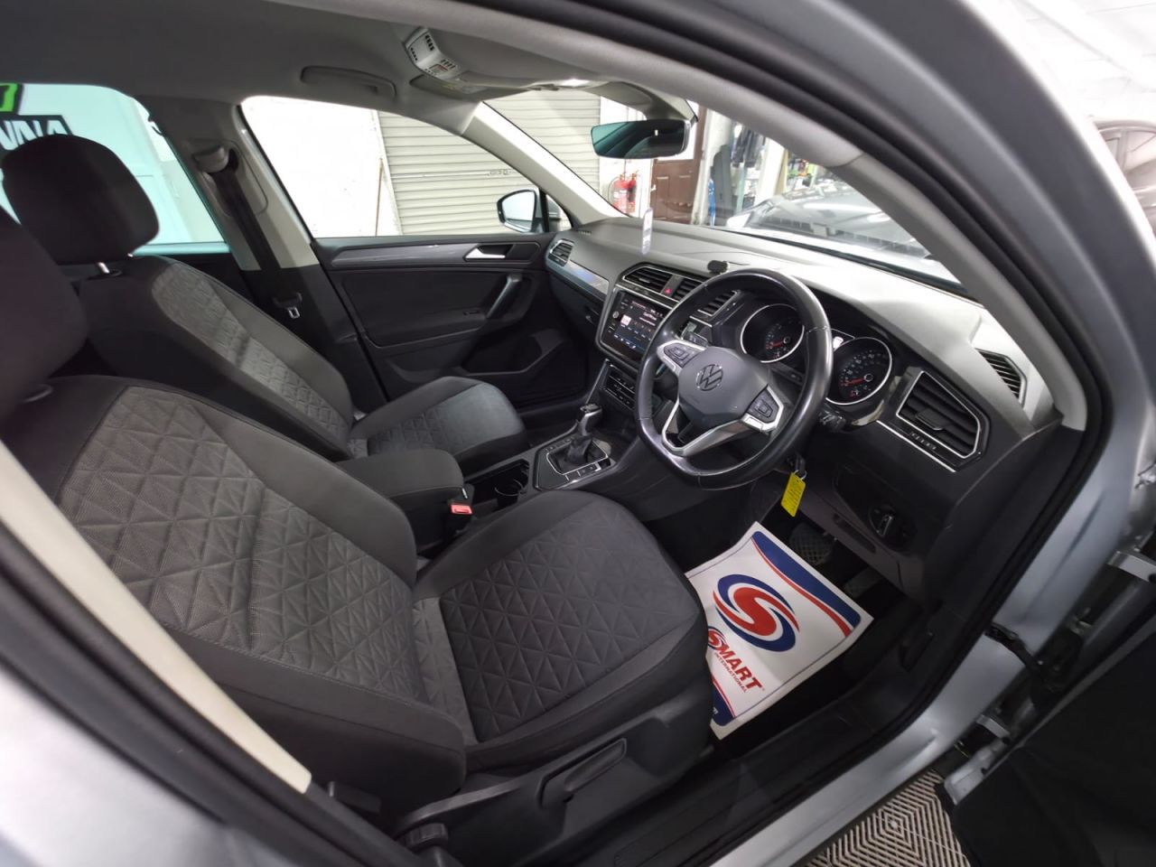 2023 VOLKSWAGEN TIGUAN 1.5 TSI Life SUV 5dr Petrol DSG Euro 6 (s/s) (150 ps) 1 Owner from new ! - vehicle photo 18 for sale on PureCar