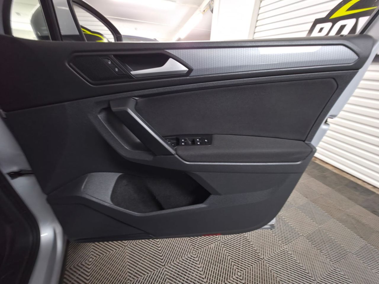 2023 VOLKSWAGEN TIGUAN 1.5 TSI Life SUV 5dr Petrol DSG Euro 6 (s/s) (150 ps) 1 Owner from new ! - vehicle photo 20 for sale on PureCar