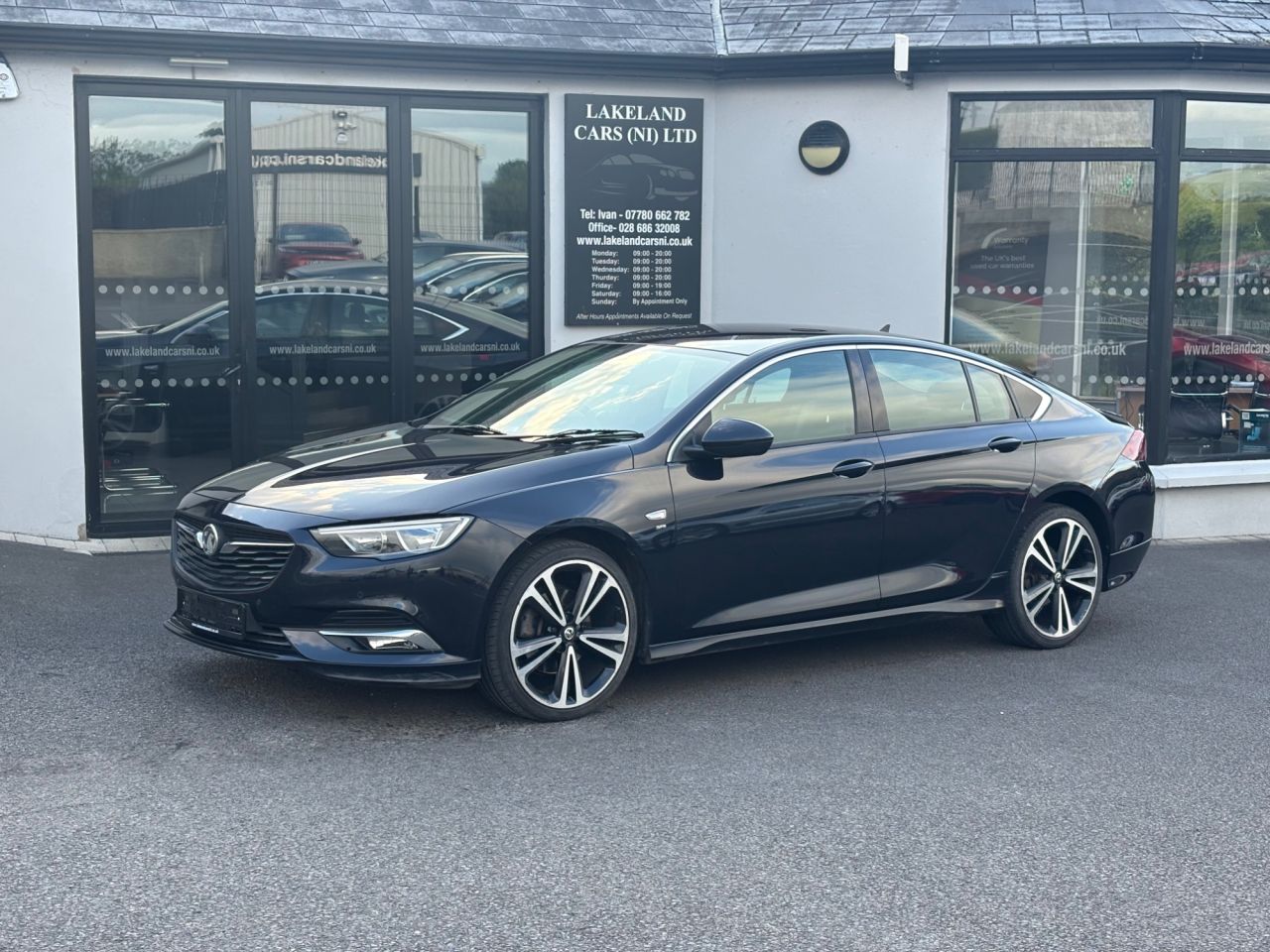 2018 VAUXHALL INSIGNIA 2.0 Turbo D BlueInjection SRi VX Line Nav Grand Sport 5dr Diesel Manual Eur - vehicle photo 3 for sale on PureCar