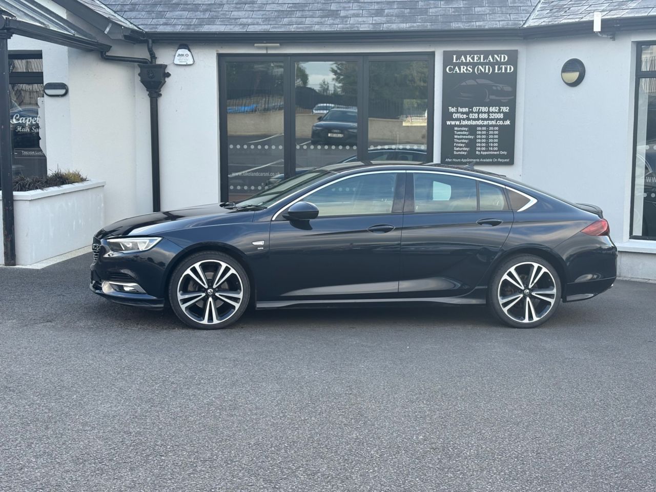 2018 VAUXHALL INSIGNIA 2.0 Turbo D BlueInjection SRi VX Line Nav Grand Sport 5dr Diesel Manual Eur - vehicle photo 4 for sale on PureCar
