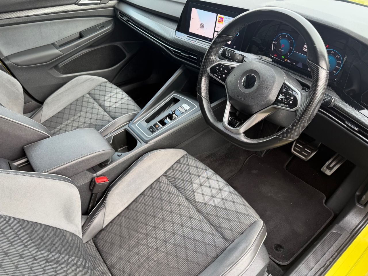 2021 VOLKSWAGEN GOLF 2.0 TDI R-Line Hatchback 5dr Diesel DSG Euro 6 (s/s) (150 ps) - vehicle photo 9 for sale on PureCar