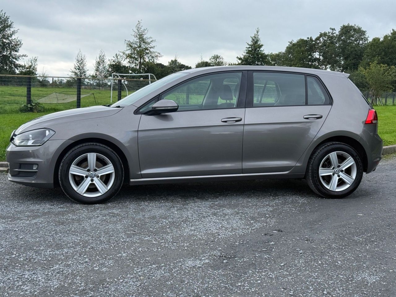 2015 VOLKSWAGEN GOLF 1.6 TDI BlueMotion Tech Match Hatchback 5dr Diesel Manual Euro 5 (s/s) (105 - vehicle photo 11 for sale on PureCar