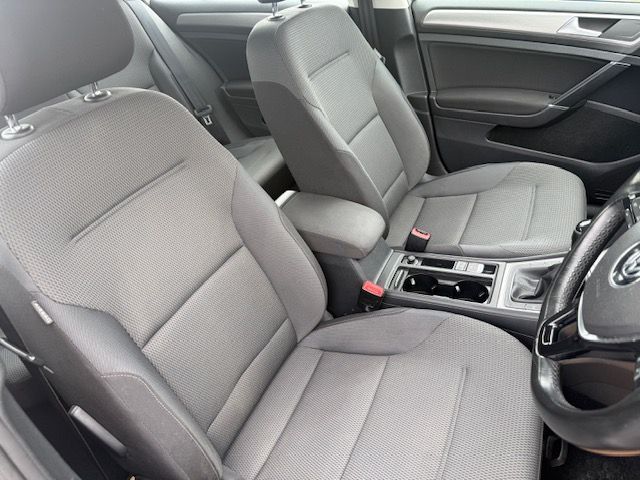 2015 VOLKSWAGEN GOLF 1.6 TDI BlueMotion Tech Match Hatchback 5dr Diesel Manual Euro 5 (s/s) (105 - vehicle photo 6 for sale on PureCar