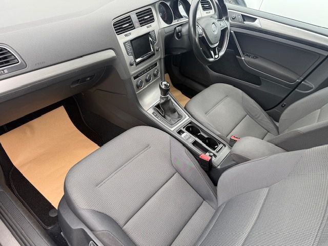 2015 VOLKSWAGEN GOLF 1.6 TDI BlueMotion Tech Match Hatchback 5dr Diesel Manual Euro 5 (s/s) (105 - vehicle photo 8 for sale on PureCar