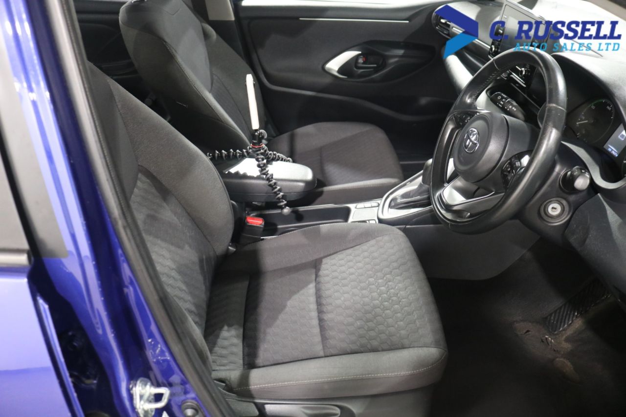 2023 TOYOTA YARIS 1.5 VVT-h Icon Hatchback 5dr Petrol Hybrid E-CVT Euro 6 (s/s) (116 ps) - vehicle photo 19 for sale on PureCar