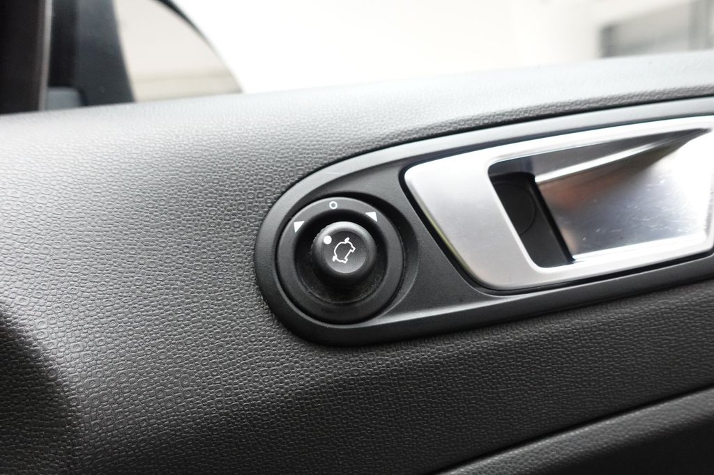 2016 Ford EcoSport — image 30