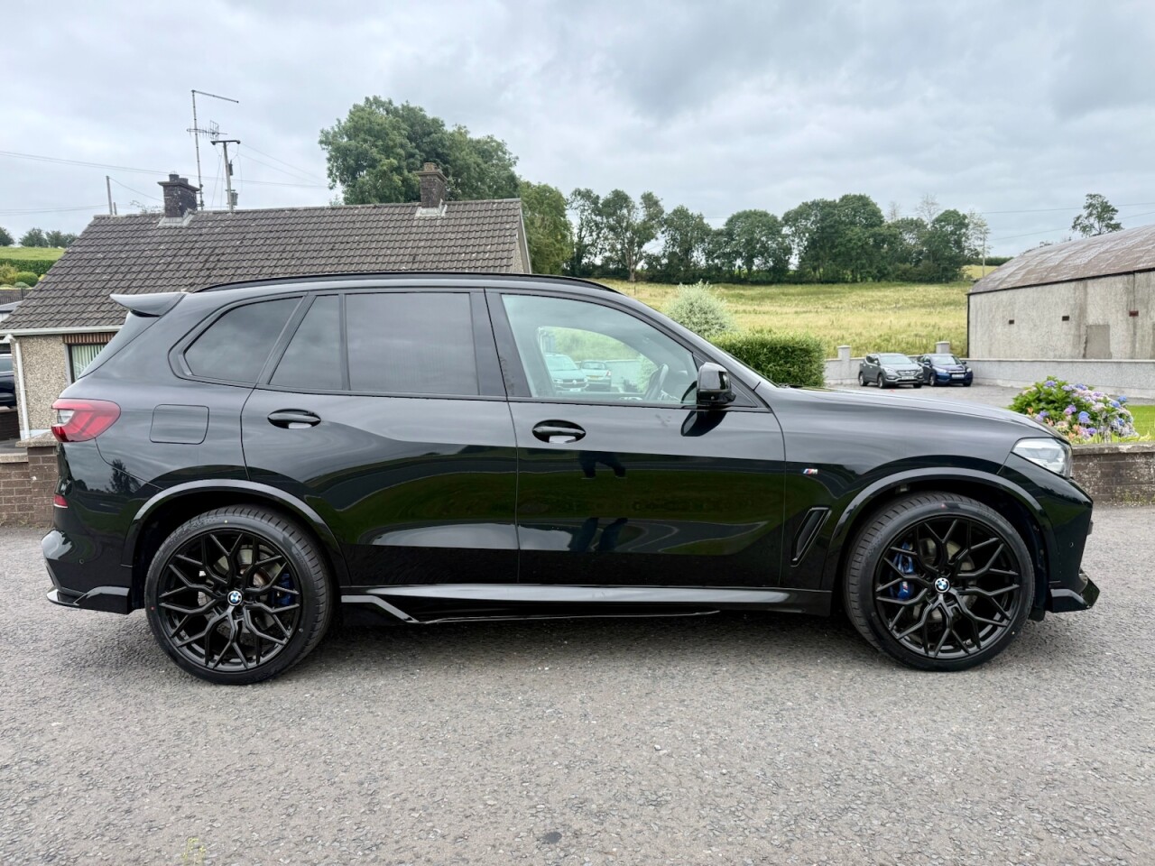 2021 BMW X5 3.0 30d MHT M Sport Diesel Hybrid Auto xDrive ( 286 BHP, LOW MILES) - vehicle photo 2 for sale on PureCar