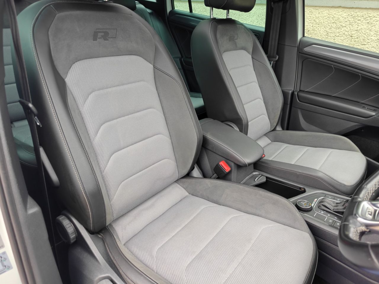 2020 VOLKSWAGEN TIGUAN 2.0 TDI R-Line Tech SUV 5dr Diesel DSG 4Motion Euro 6 (s/s) (150 ps) - vehicle photo 12 for sale on PureCar