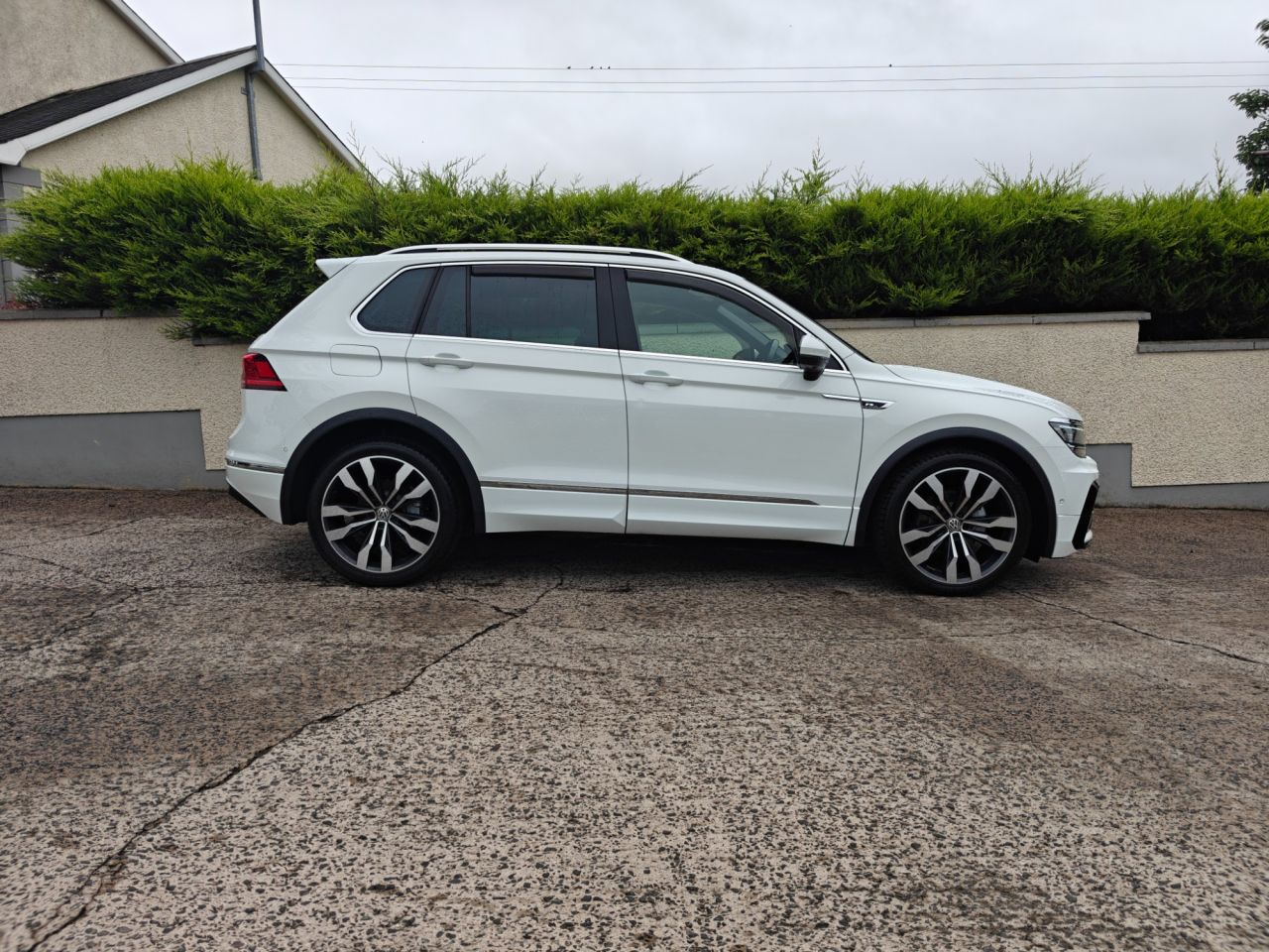 2020 VOLKSWAGEN TIGUAN 2.0 TDI R-Line Tech SUV 5dr Diesel DSG 4Motion Euro 6 (s/s) (150 ps) - vehicle photo 8 for sale on PureCar