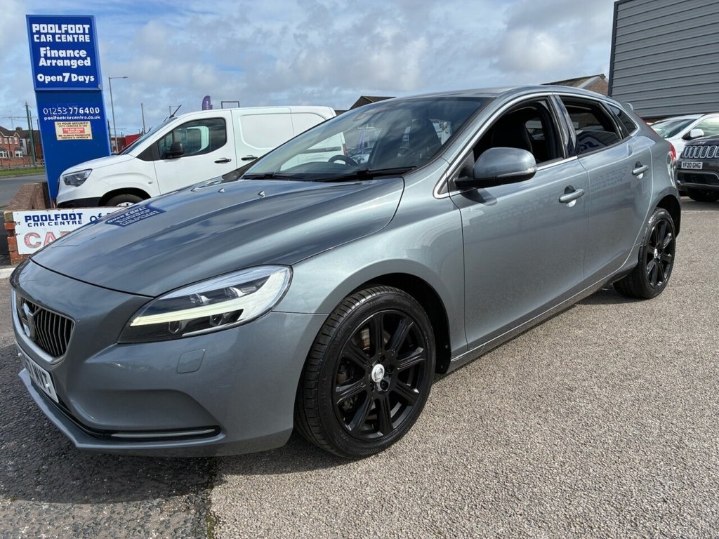 2018 Volvo V40