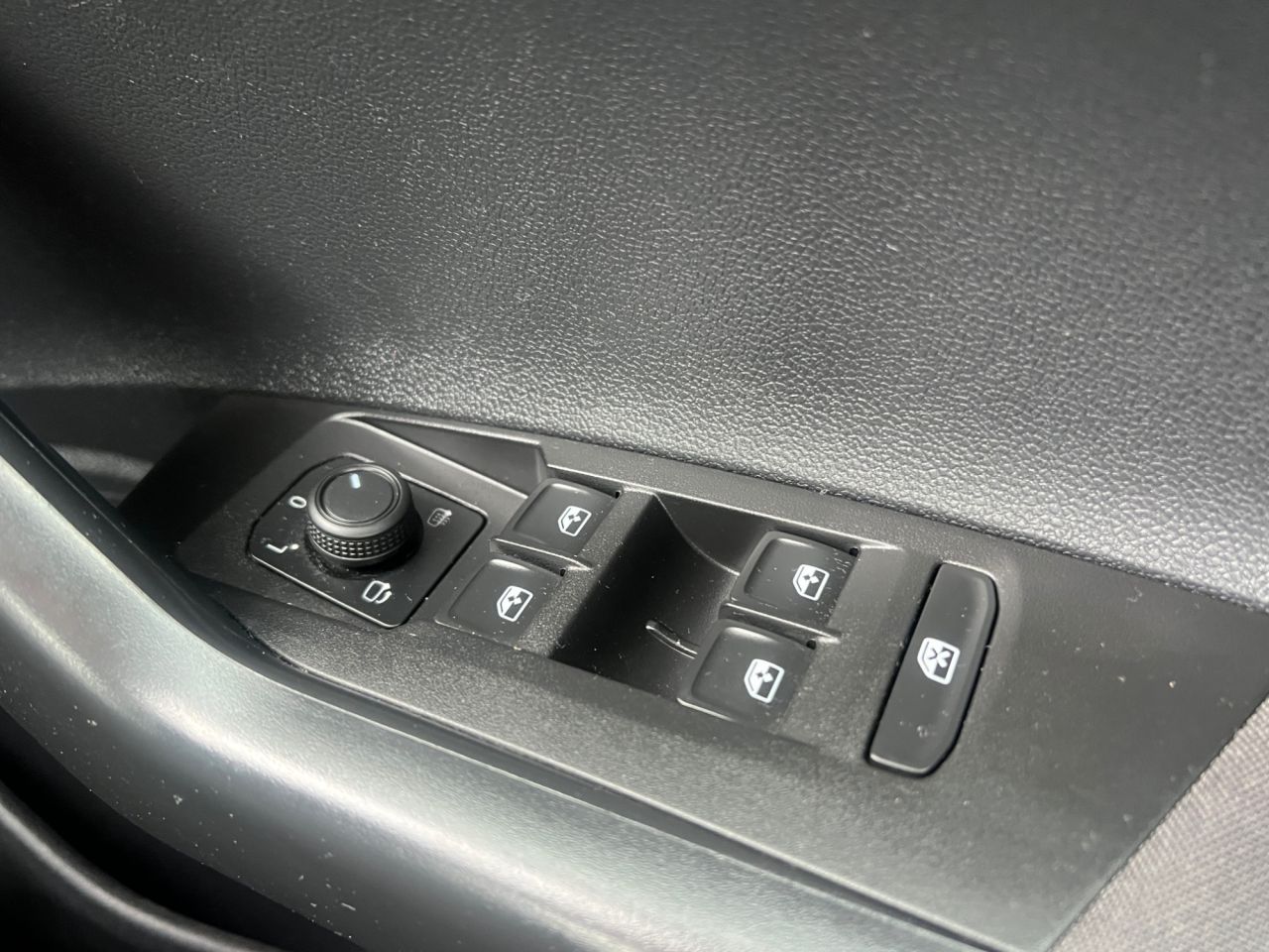 2022 VOLKSWAGEN POLO 1.0 TSI Life Hatchback 5dr Petrol Manual Euro 6 (s/s) (95 ps) - vehicle photo 21 for sale on PureCar