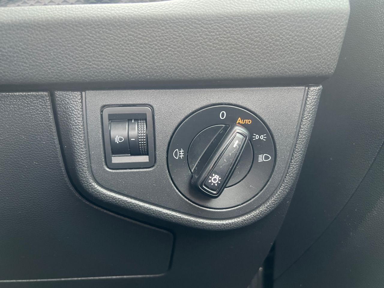 2022 VOLKSWAGEN POLO 1.0 TSI Life Hatchback 5dr Petrol Manual Euro 6 (s/s) (95 ps) - vehicle photo 22 for sale on PureCar